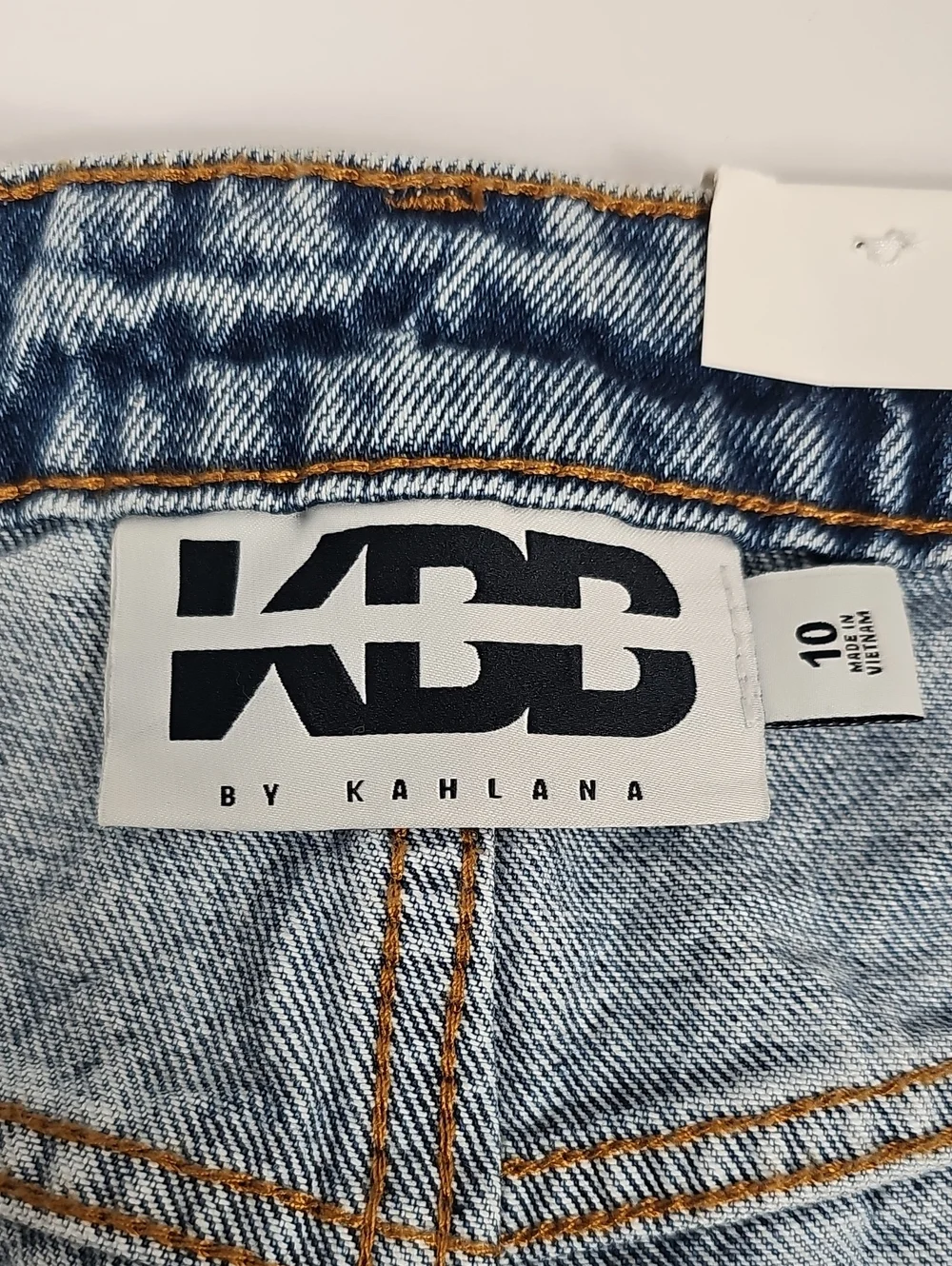 NWT KBB by Kahlana High Rise Long Bermuda Jort Denim Cutoff Shorts Light Wash 10